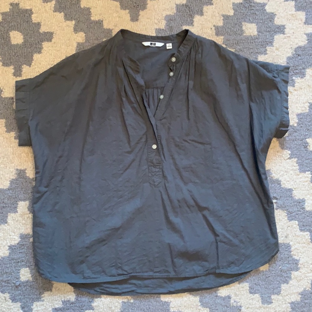 Uniqlo popover shirt